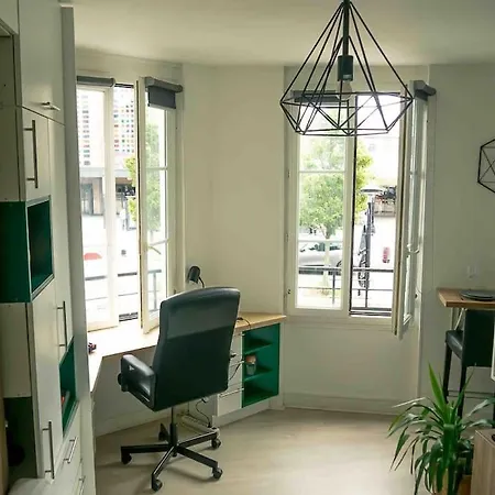 Apartment L'escale - Annee70 - Retro - Face A La Gare - Lesvoyagescolores